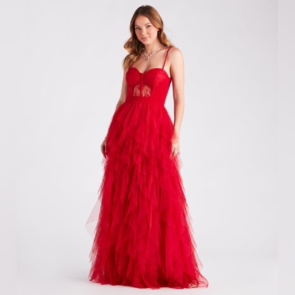 Red formal floor length dress perfect for Prom, bridesmaid or wedding guest! - Picture 1 of 6